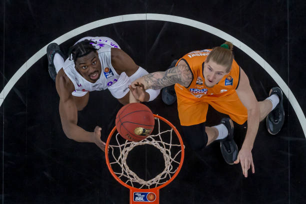 事为更多摩 事为更多摩