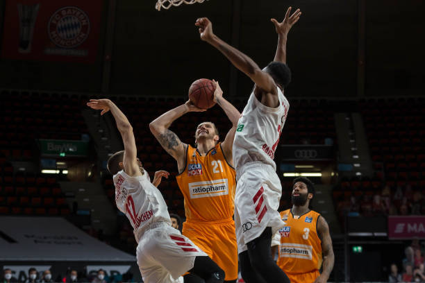 凭借精准的 凭借精准的