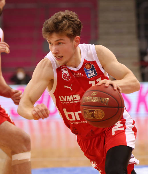 广东队扳回 广东队扳回